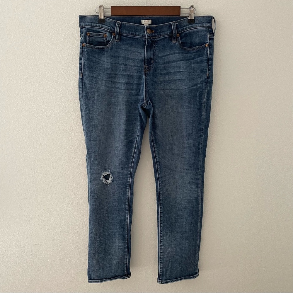 J.Crew Distressed Straight Jeans Women's 30R Medium Wash Blue Stretch Denim